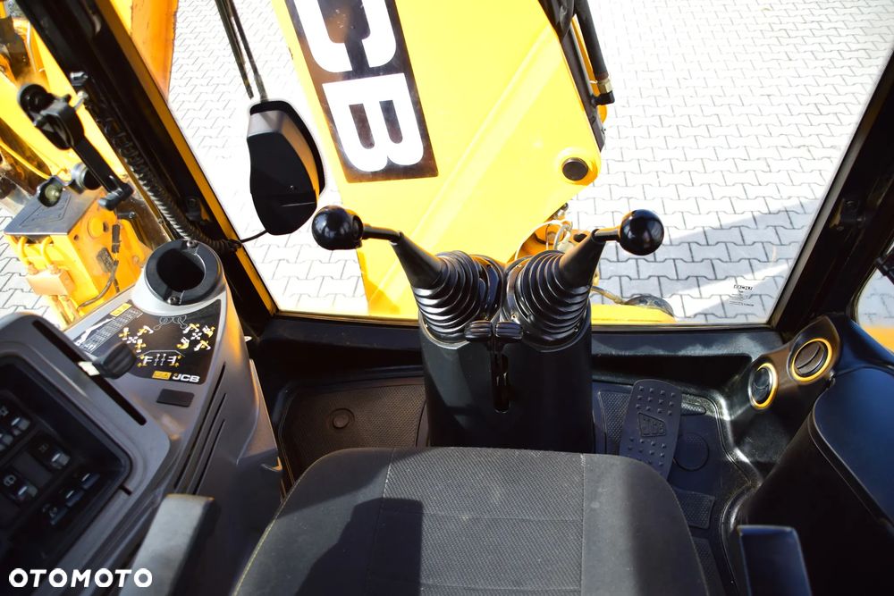 JCB 3CX Sitemaster PLUS - 19