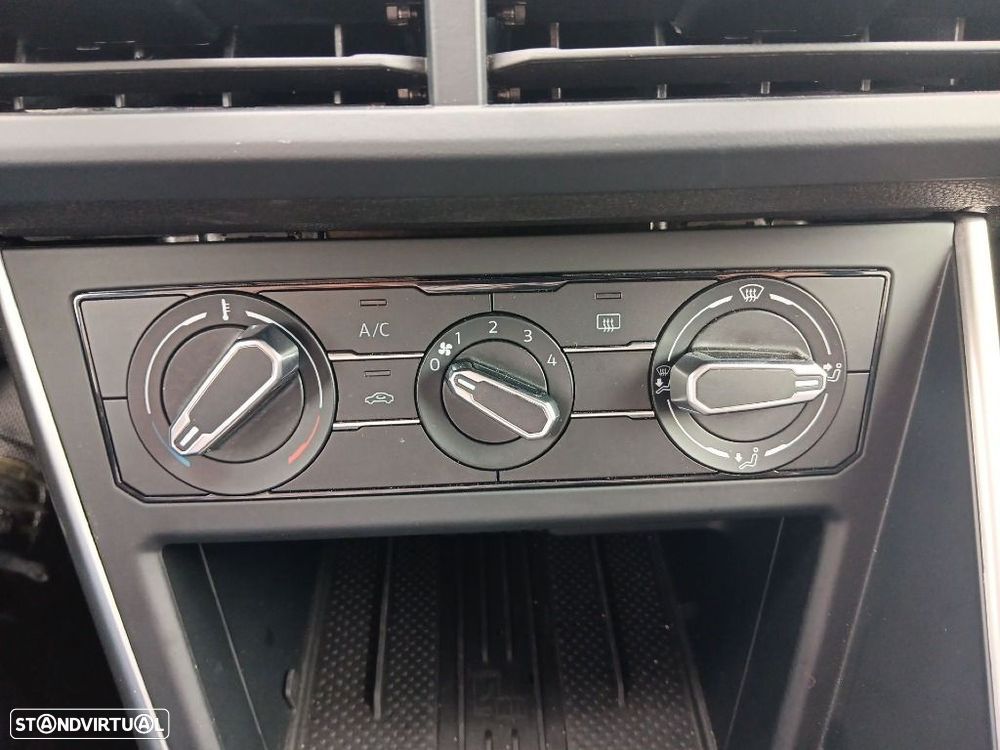 VW Taigo 1.0 TSI Urban DSG - 23