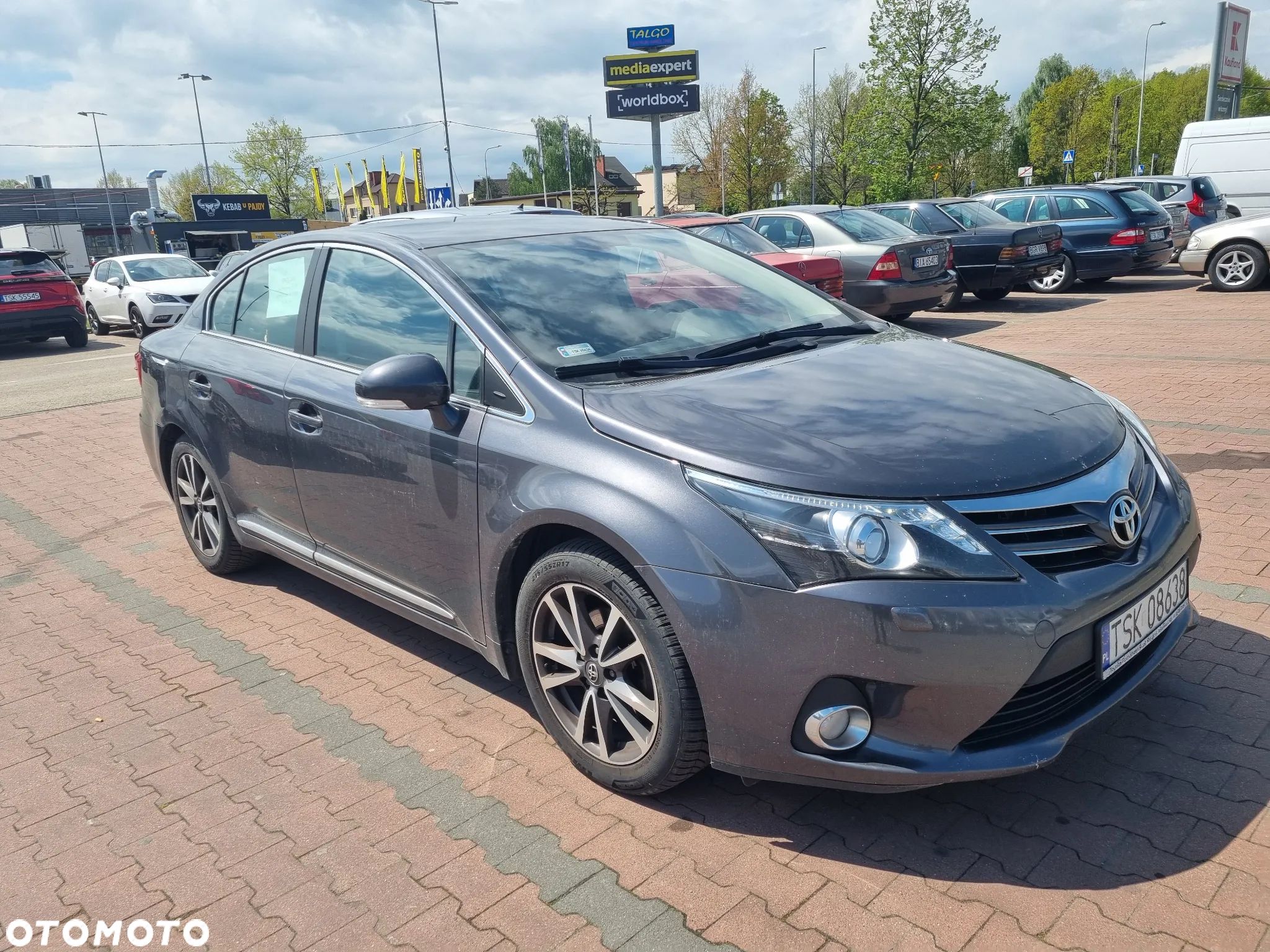 Toyota Avensis 1.8 Premium EU5 - 1