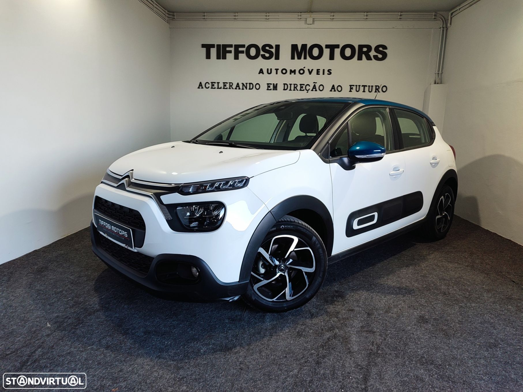 Citroën C3 1.2 PureTech Shine - 1