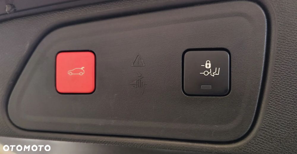 Peugeot 3008 1.2 PureTech GT Pack S&S EAT8 - 21