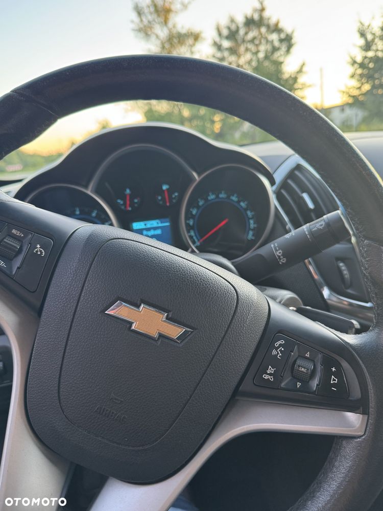 Chevrolet Cruze 1.8 LT - 17