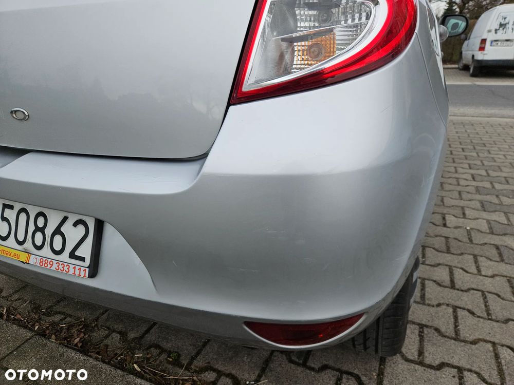 Renault Clio 1.2 16V Alize - 8