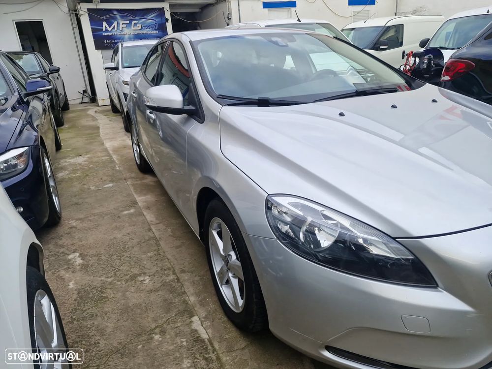 Volvo V40 D2 Geartronic Kinetic - 3