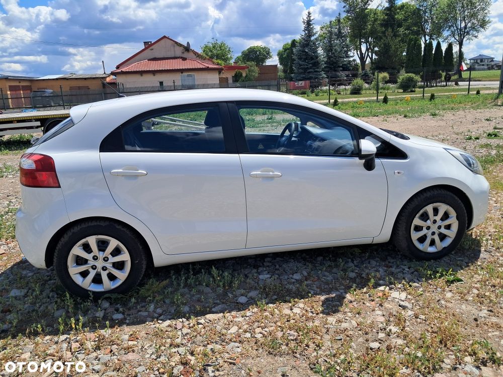 Kia Rio - 6
