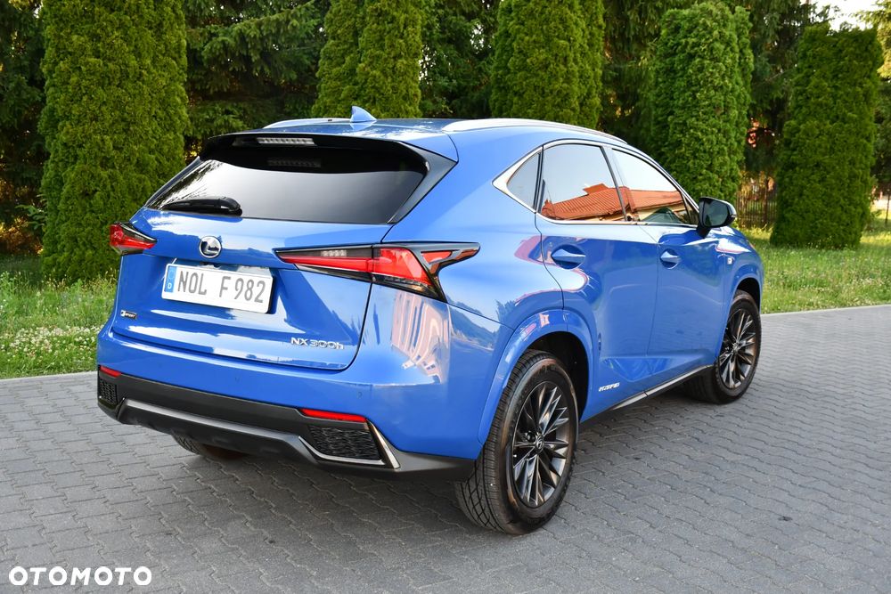 Lexus NX 300h Business Line - 30