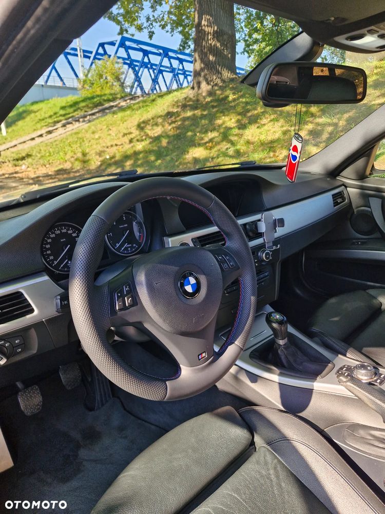 BMW Seria 3 325d - 29