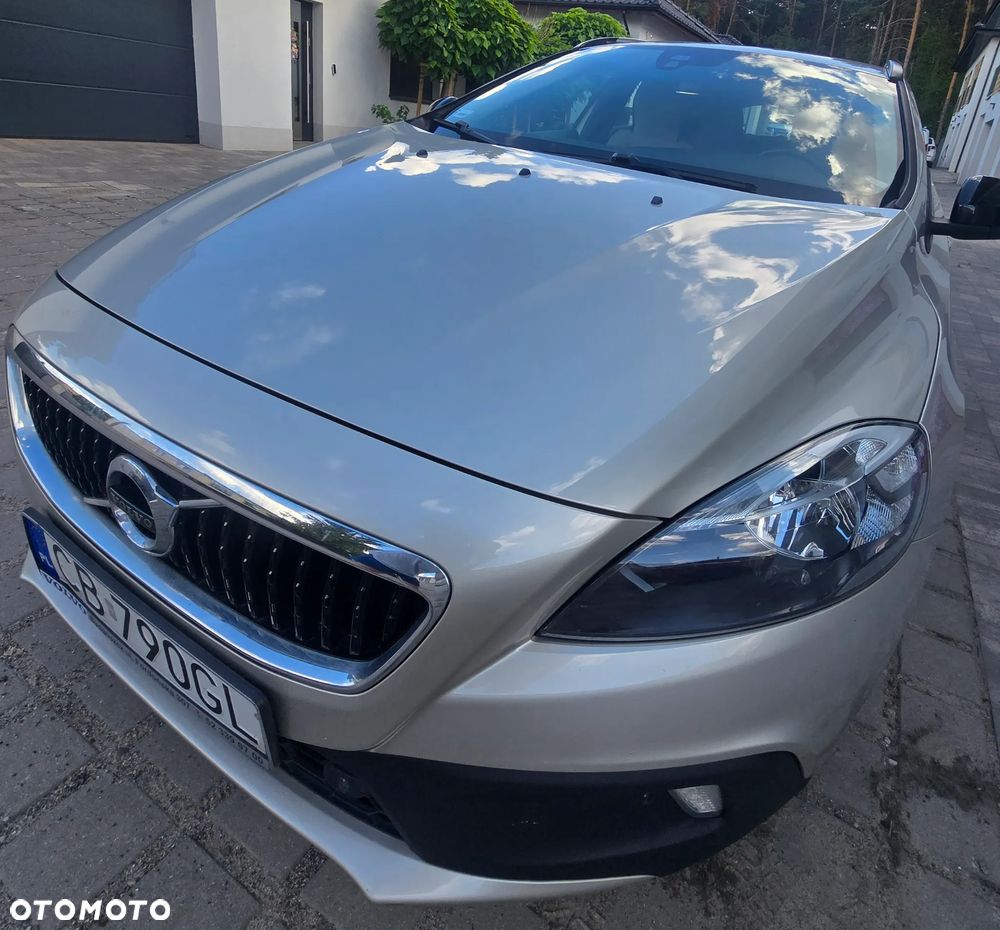 Volvo V40 Cross Country - 6