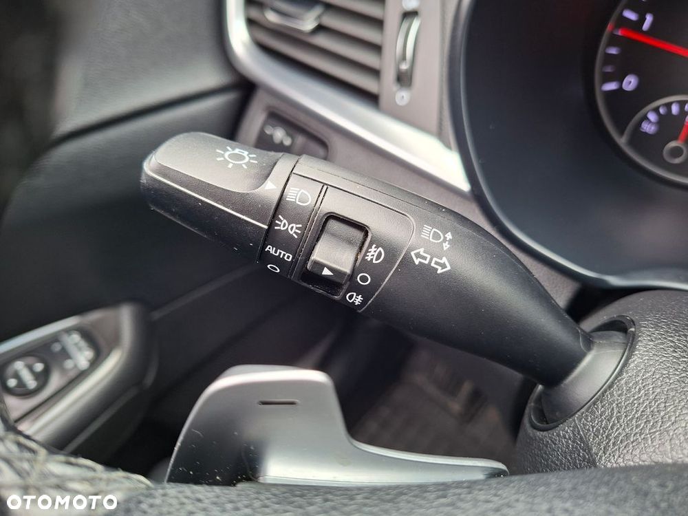 Kia Optima - 32