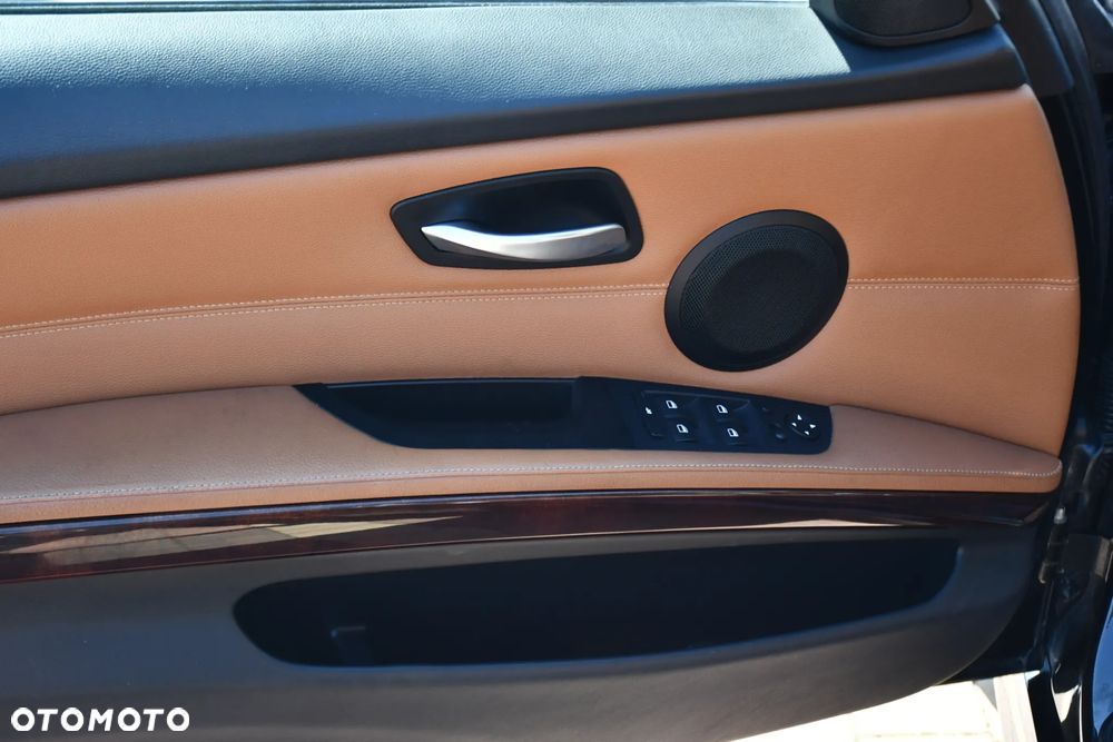 BMW Seria 3 320i - 17