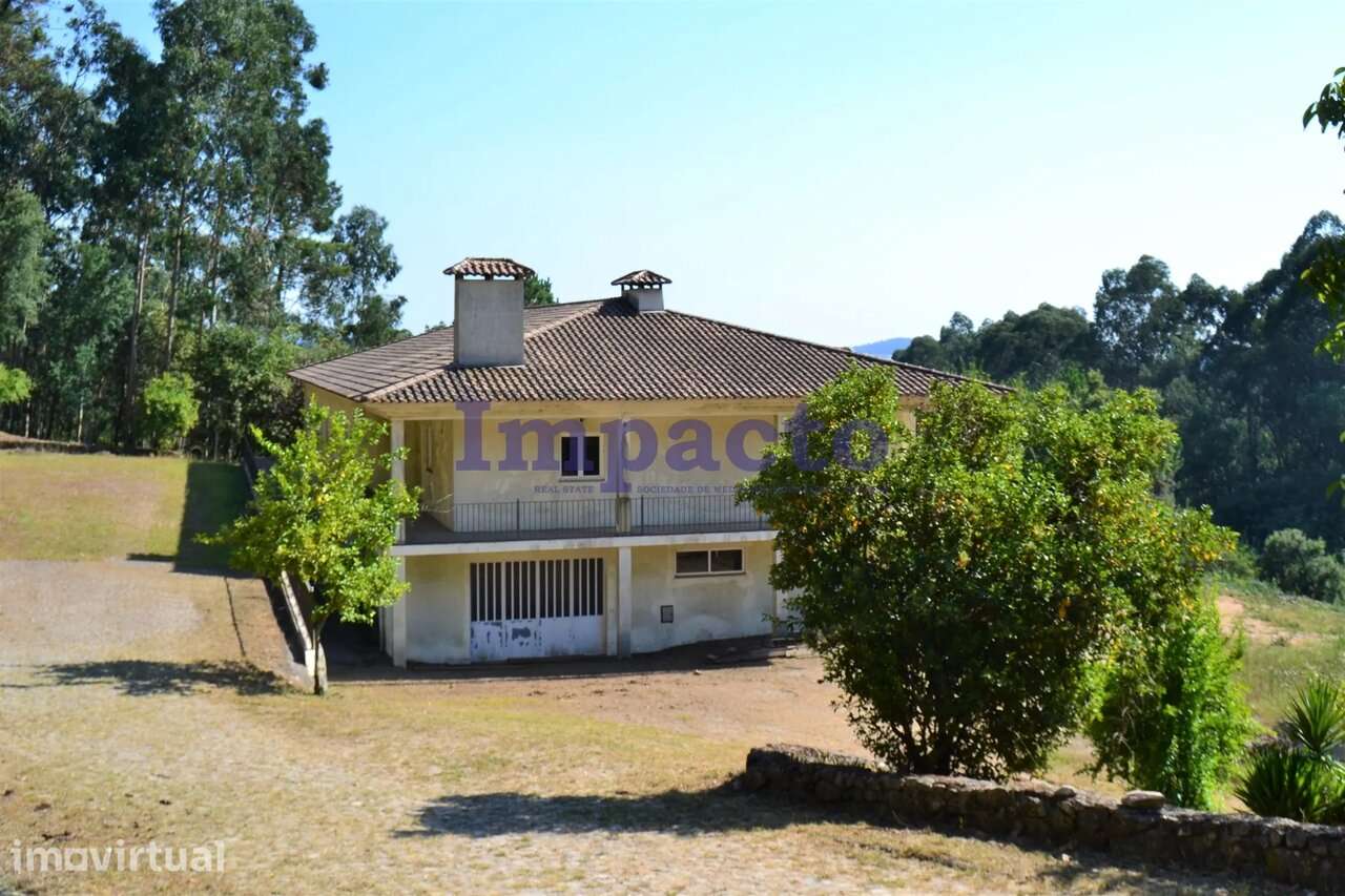 Quinta com moradia T6 em Fajões, Oliveira de Azeméis - Grande imagem: 2/33