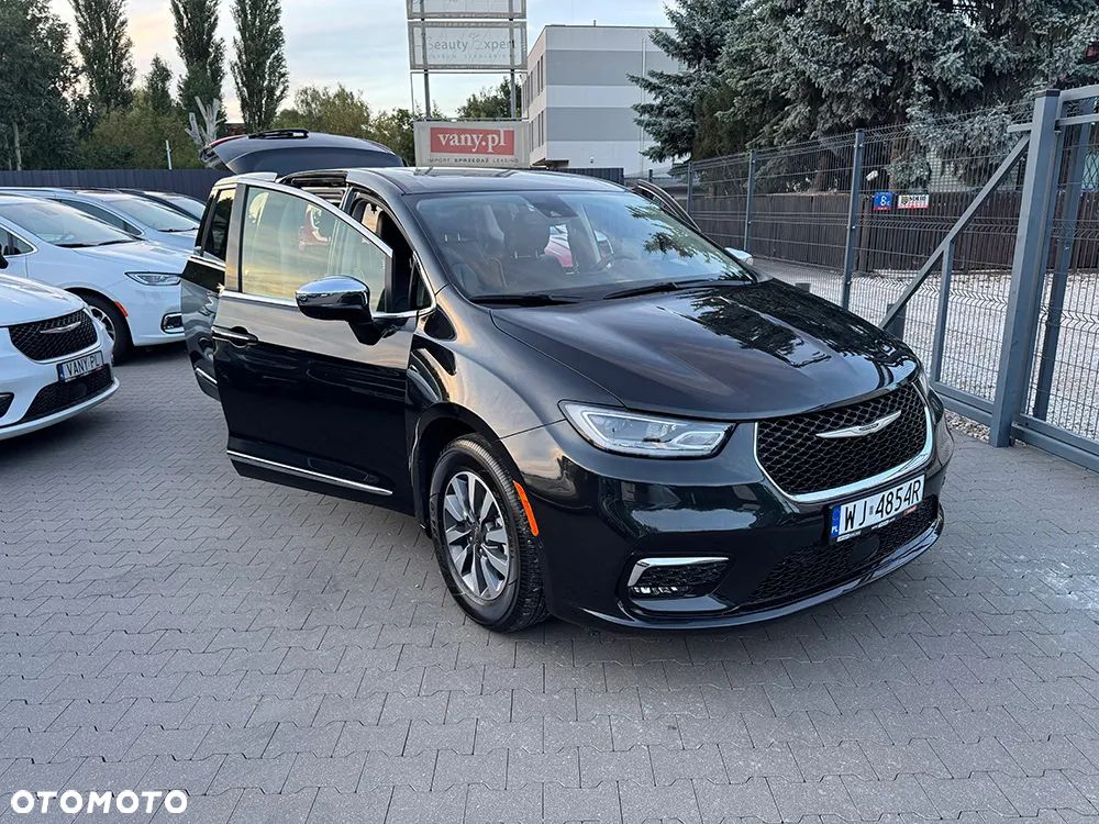 Chrysler Pacifica - 11
