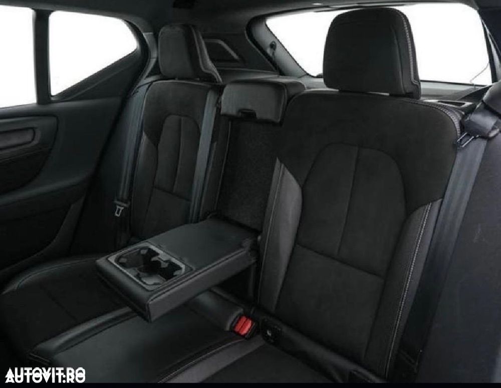 Volvo XC 40 Recharge Twin Motor AWD Plus - 10