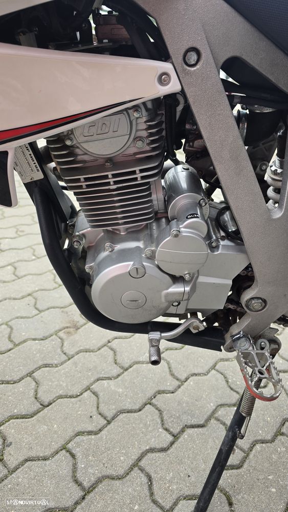 AJP PR3 125 Enduro - 5