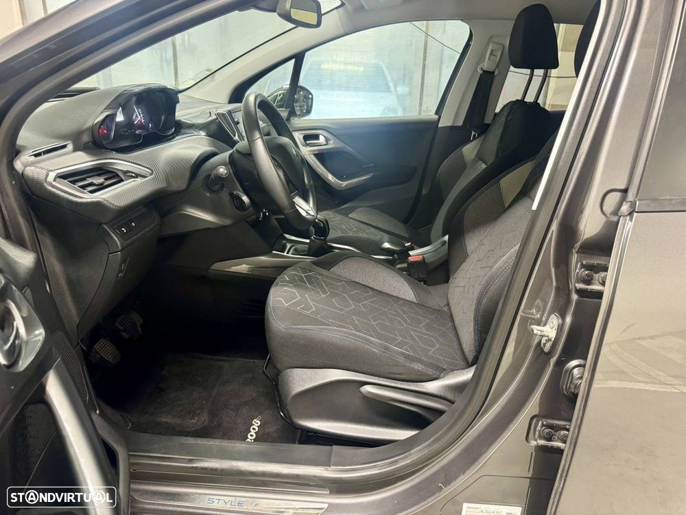 Peugeot 2008 1.2 PureTech Style - 21