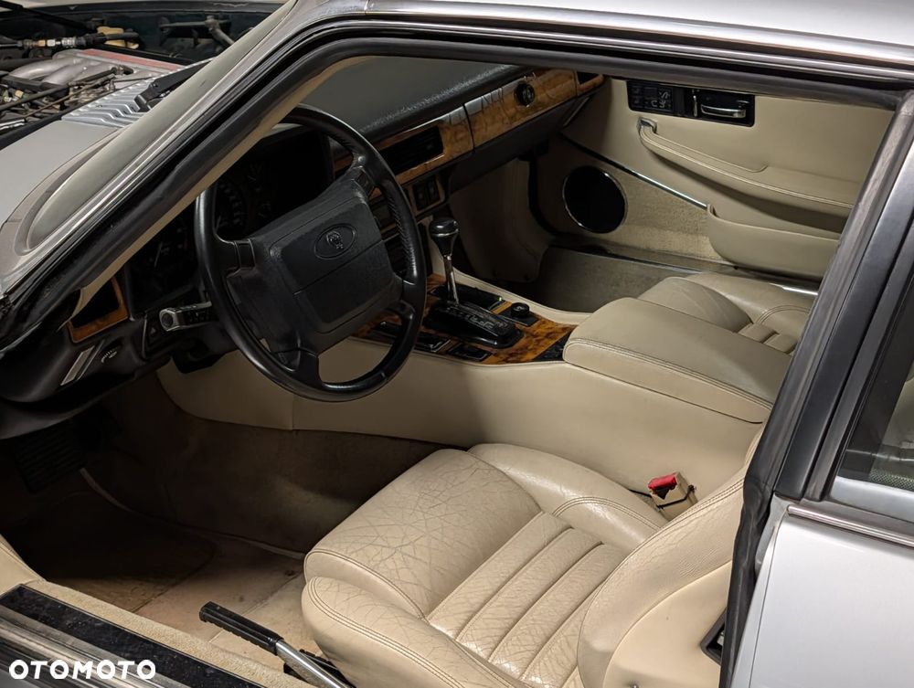 Jaguar XJS - 24