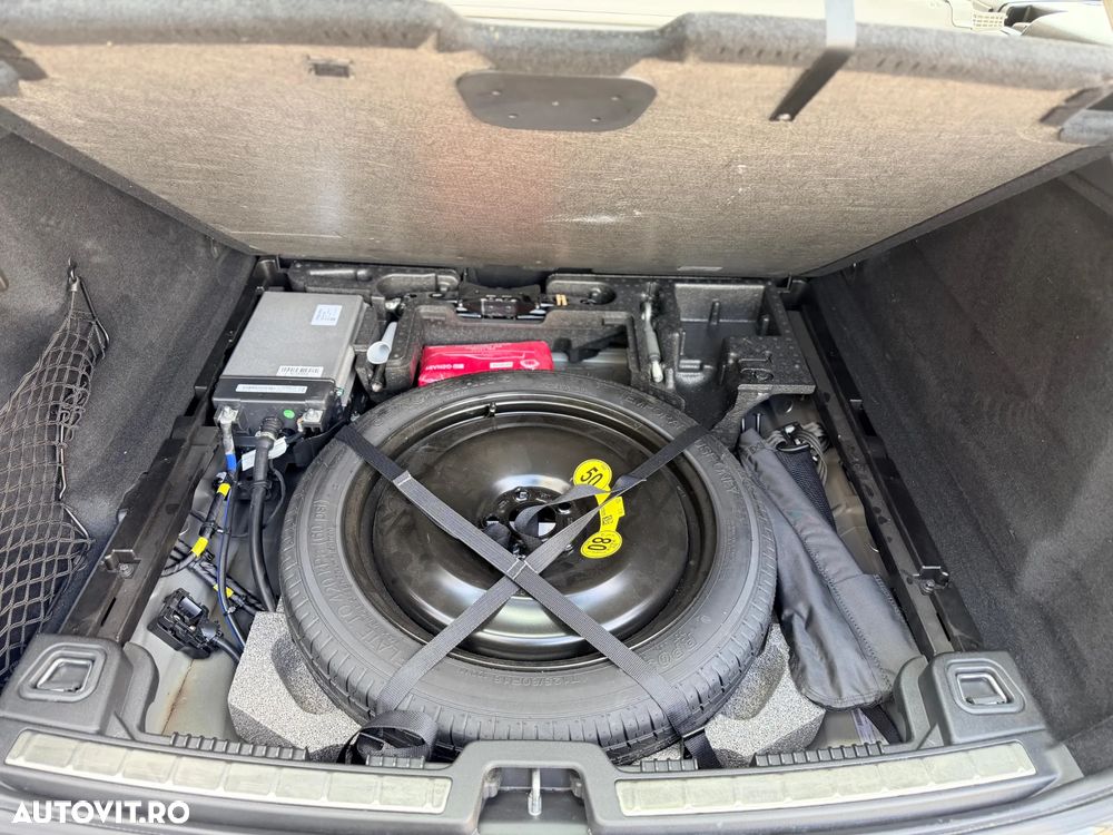 Volvo XC 60 B4 D AWD Geartronic Momentum Pro - 27