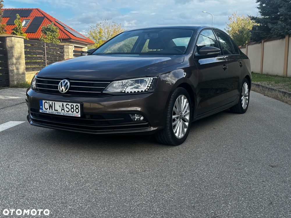 Volkswagen Jetta - 4
