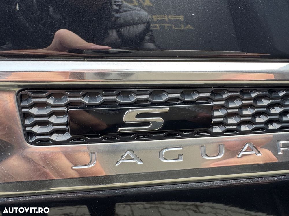 Jaguar E-Pace D150 AWD Aut. R-Dynamic S - 13