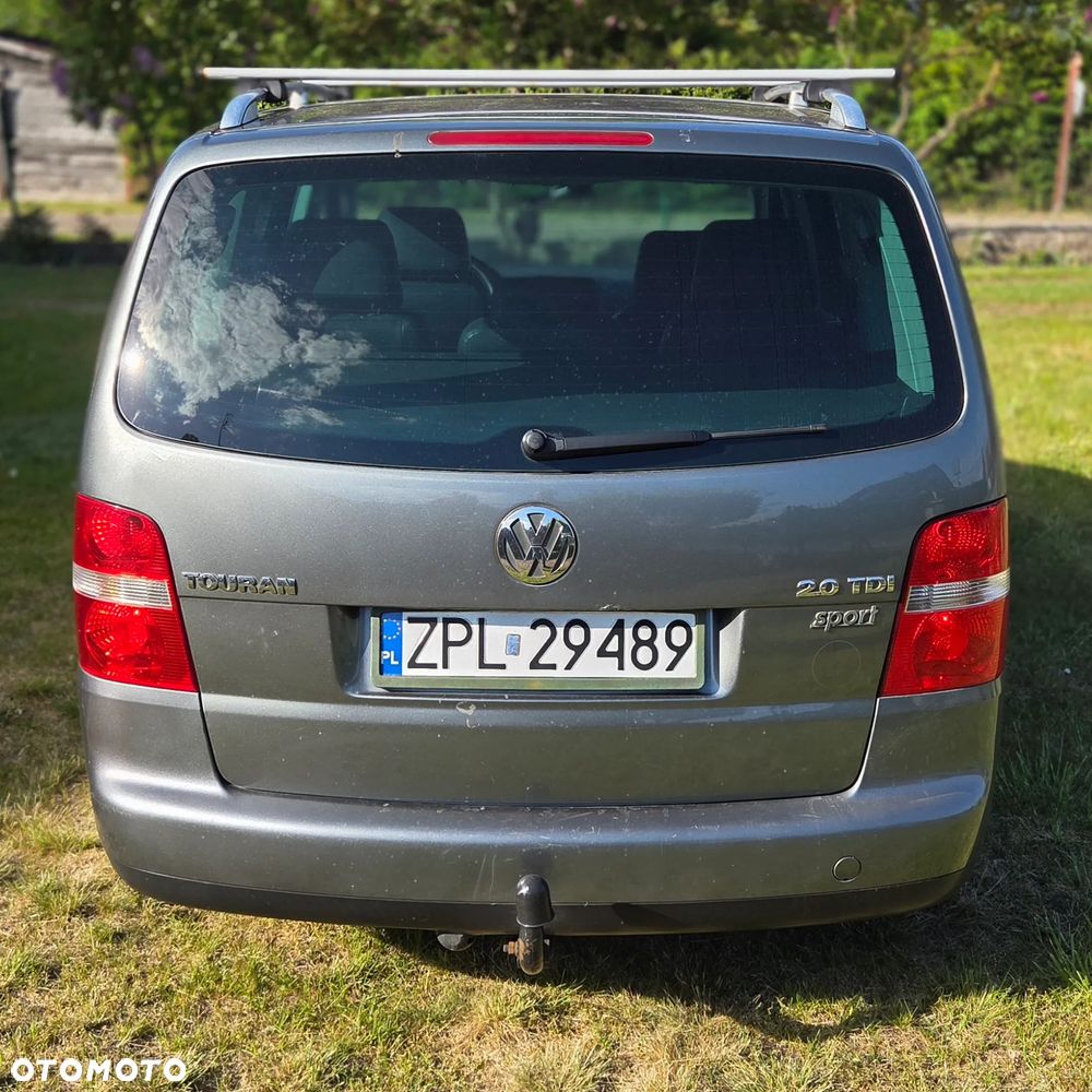 Volkswagen Touran 2.0 TDI Trendline DSG - 3