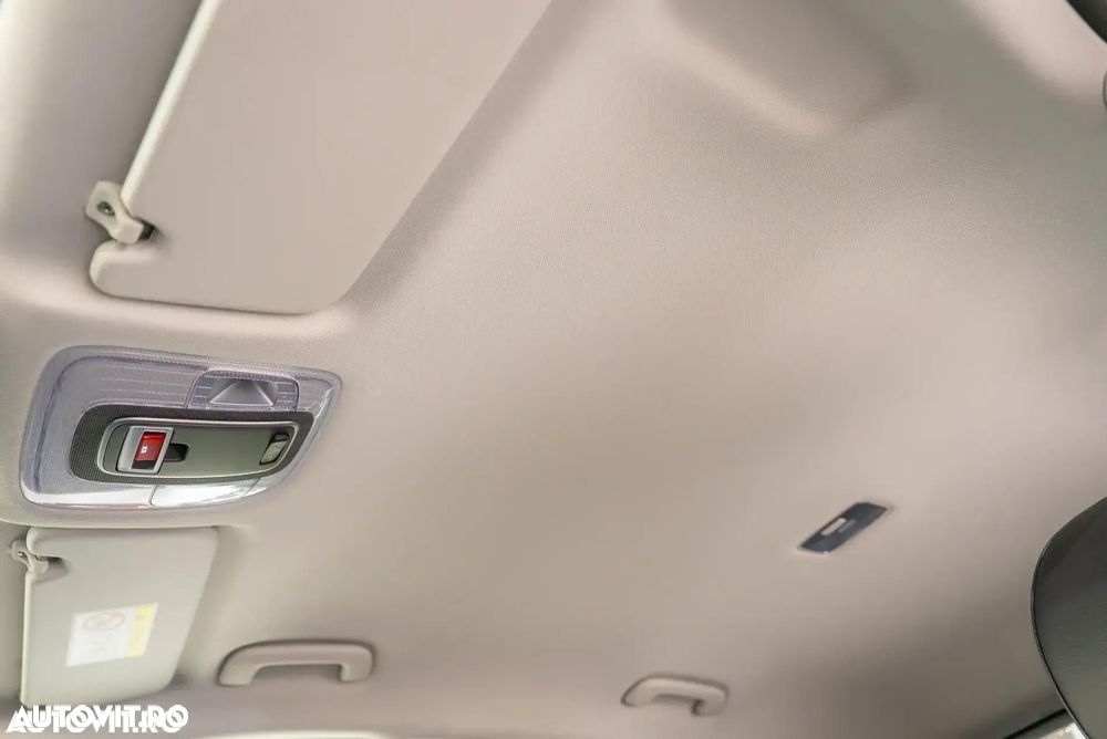 Hyundai KONA - 16