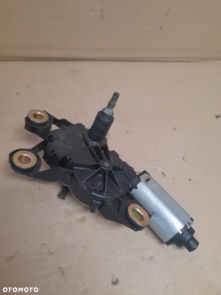 Silniczek wycieraczek tył Seat Leon II Toledo 5P0.955.711C - 3