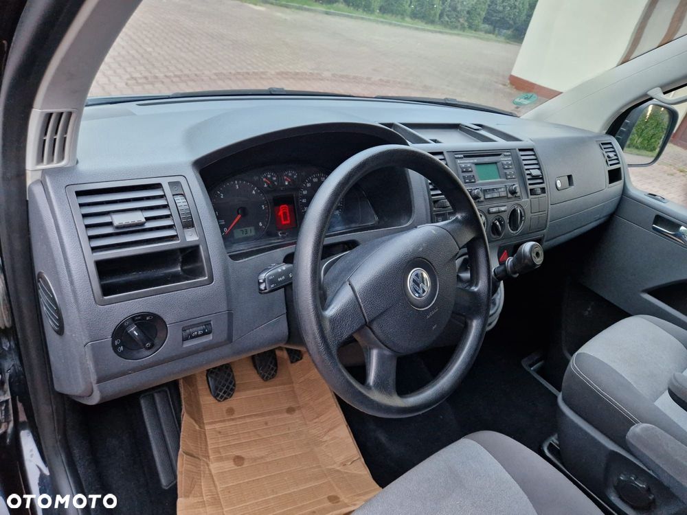 Volkswagen Multivan - 20