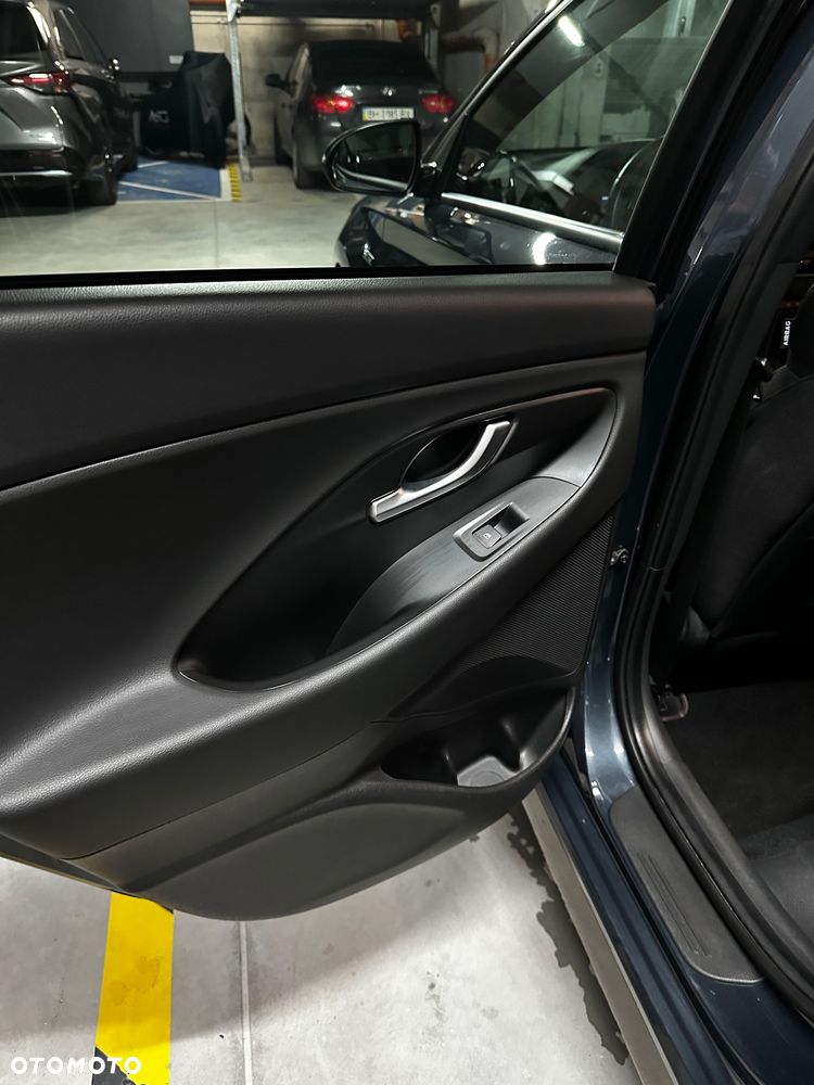 Hyundai i30 1.5 T-GDI 48V Classic + - 9