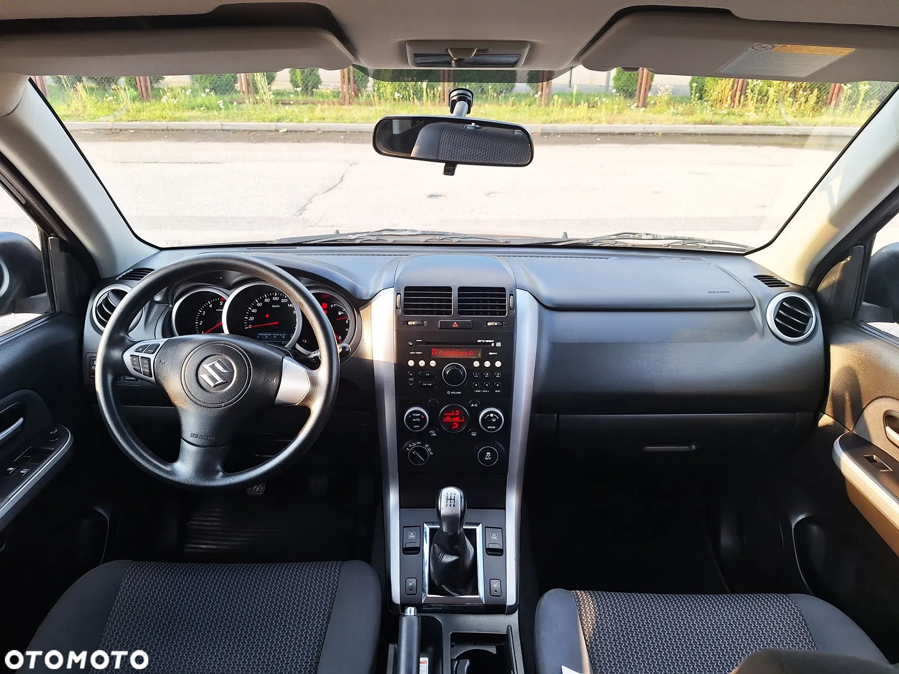 Suzuki Grand Vitara - 25