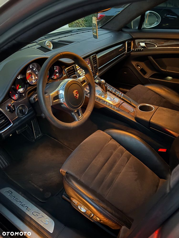 Porsche Panamera GTS - 8