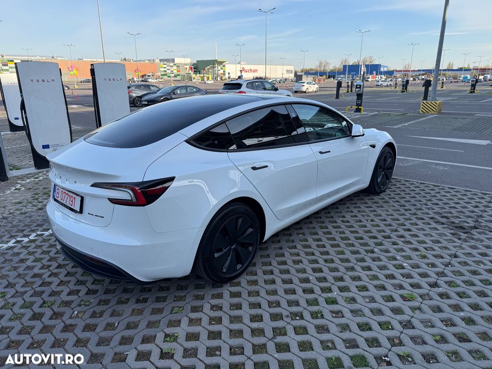 Tesla Model 3 - 2