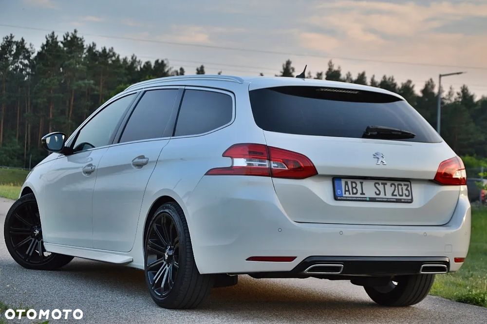 Peugeot 308 - 8