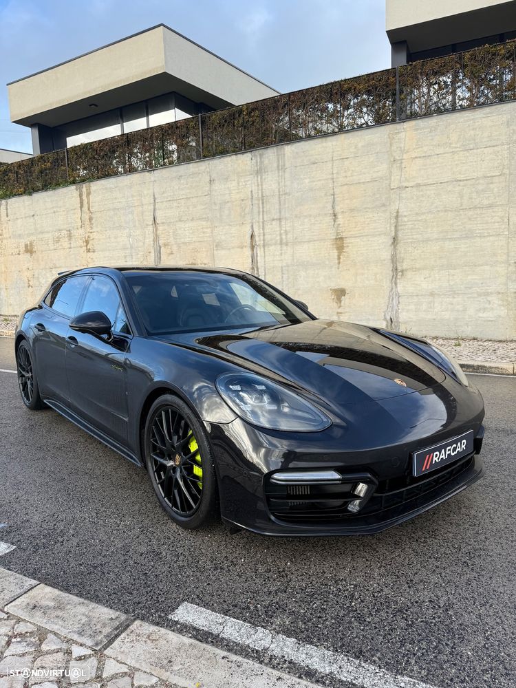 Porsche Panamera Sport Turismo 4 E-Hybrid - 1