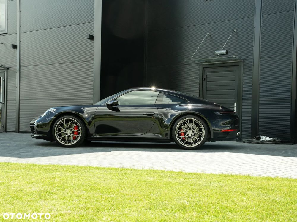 Porsche 911 Carrera 4S - 9