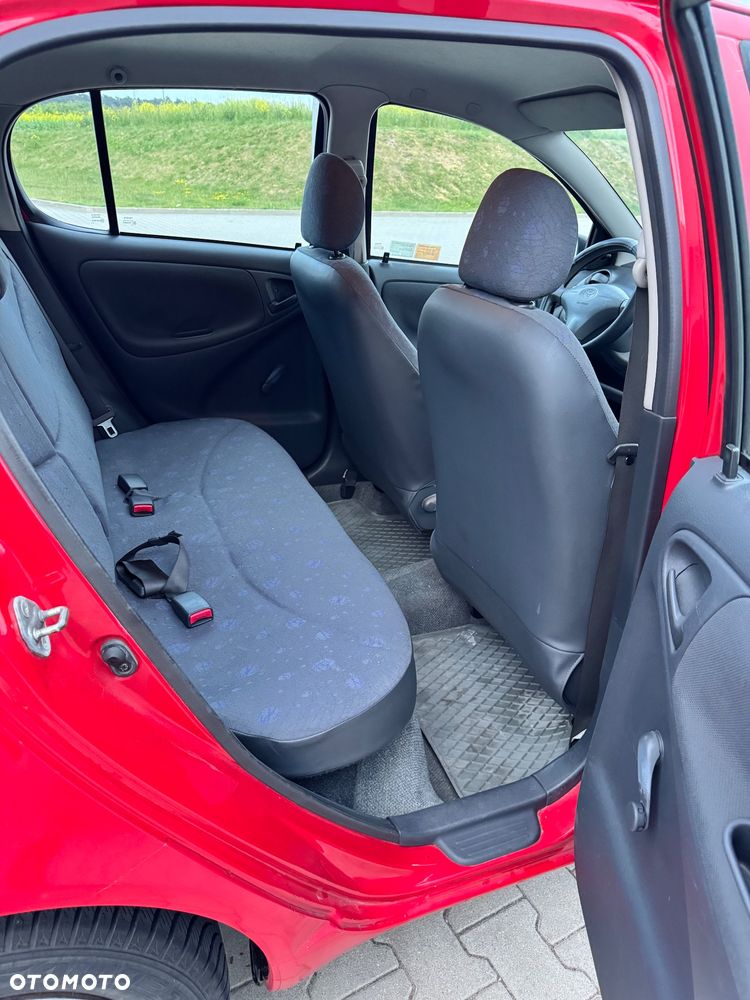 Toyota Yaris 1.0 Luna - 11