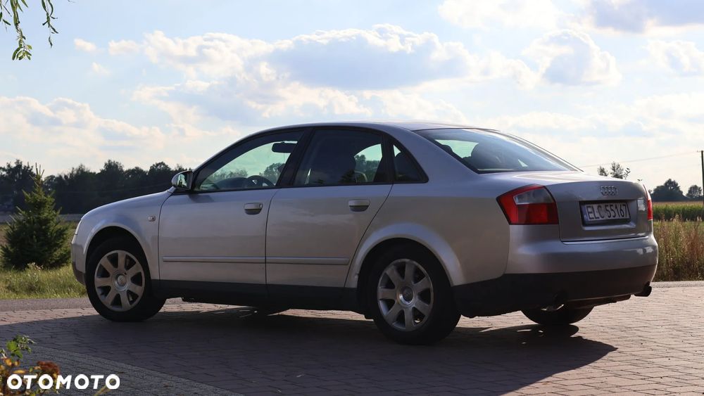 Audi A4 Limousine - 17