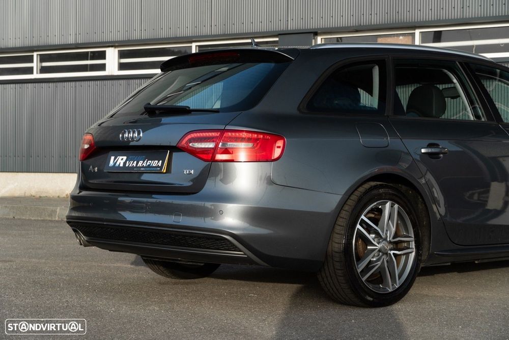 Audi A4 Avant 2.0 TDI Business Line S-line - 35