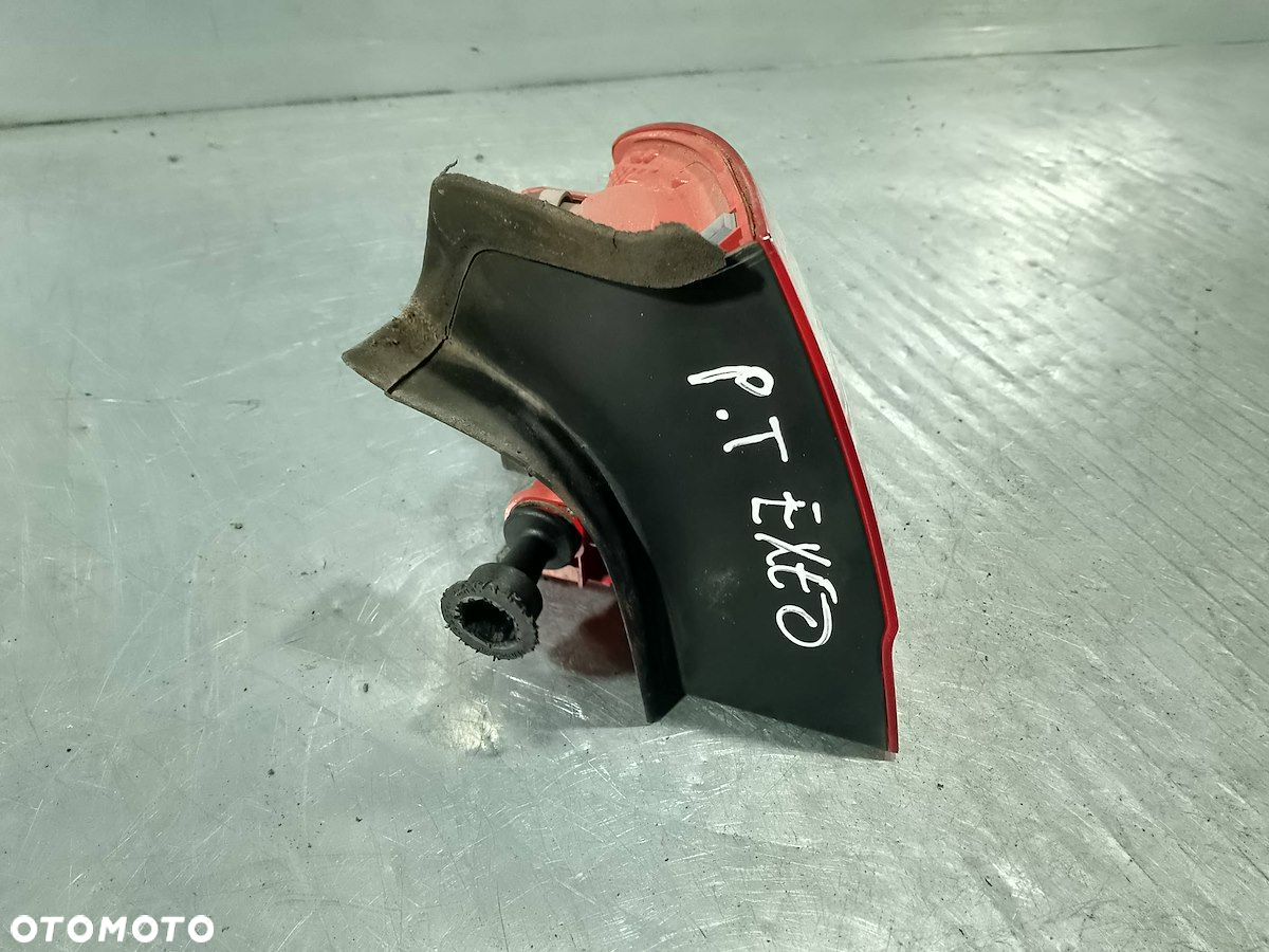 LAMPA TYLNA PRAWA SEAT EXEO 3R5945096D SEDAN - 4