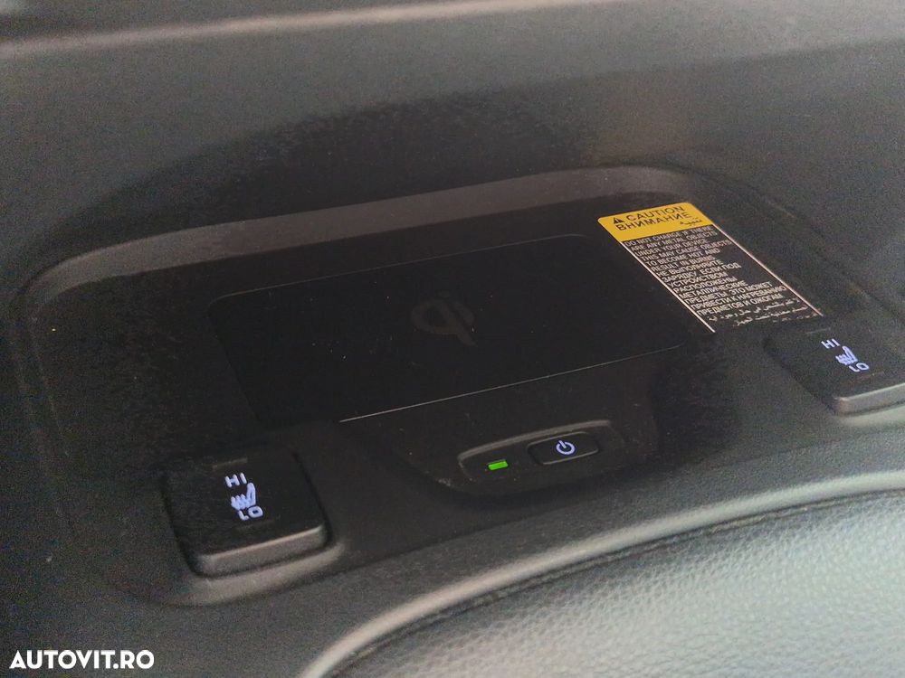 Toyota Corolla Sedan 1.8 HSD Dynamic - 18