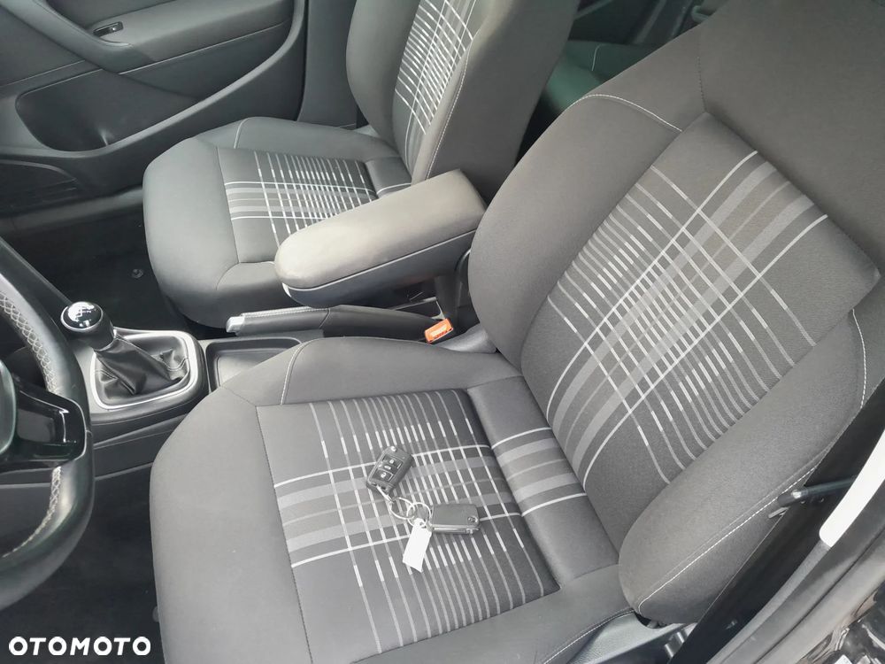 Volkswagen Polo 1.4 TDI Blue Motion Technology Lounge - 14