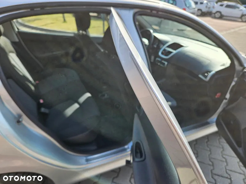 Peugeot 206 - 10
