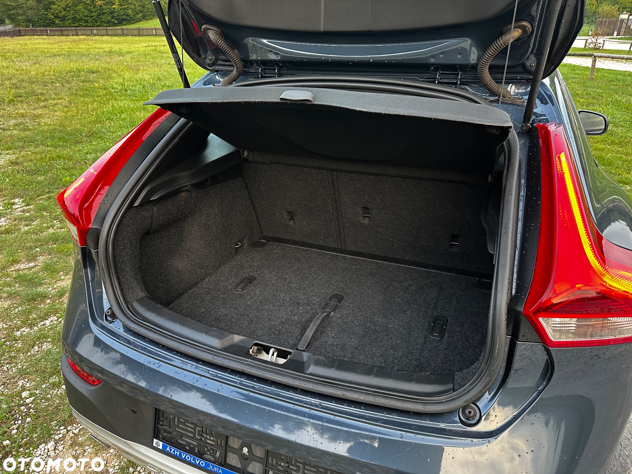 Volvo V40 Cross Country D3 Drive-E Momentum - 10