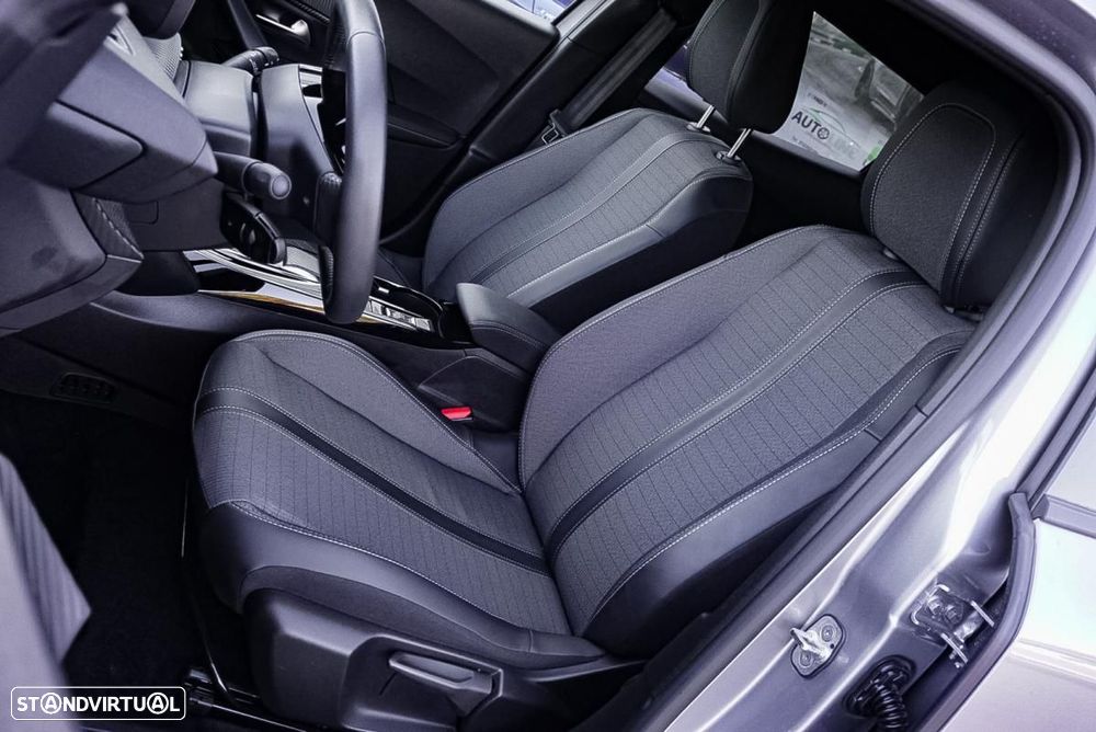 Peugeot e-2008 50 kWh Allure Pack - 38