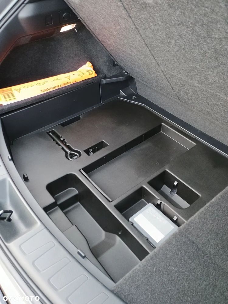 Lexus UX 250h GPF Business Edition 2WD - 26