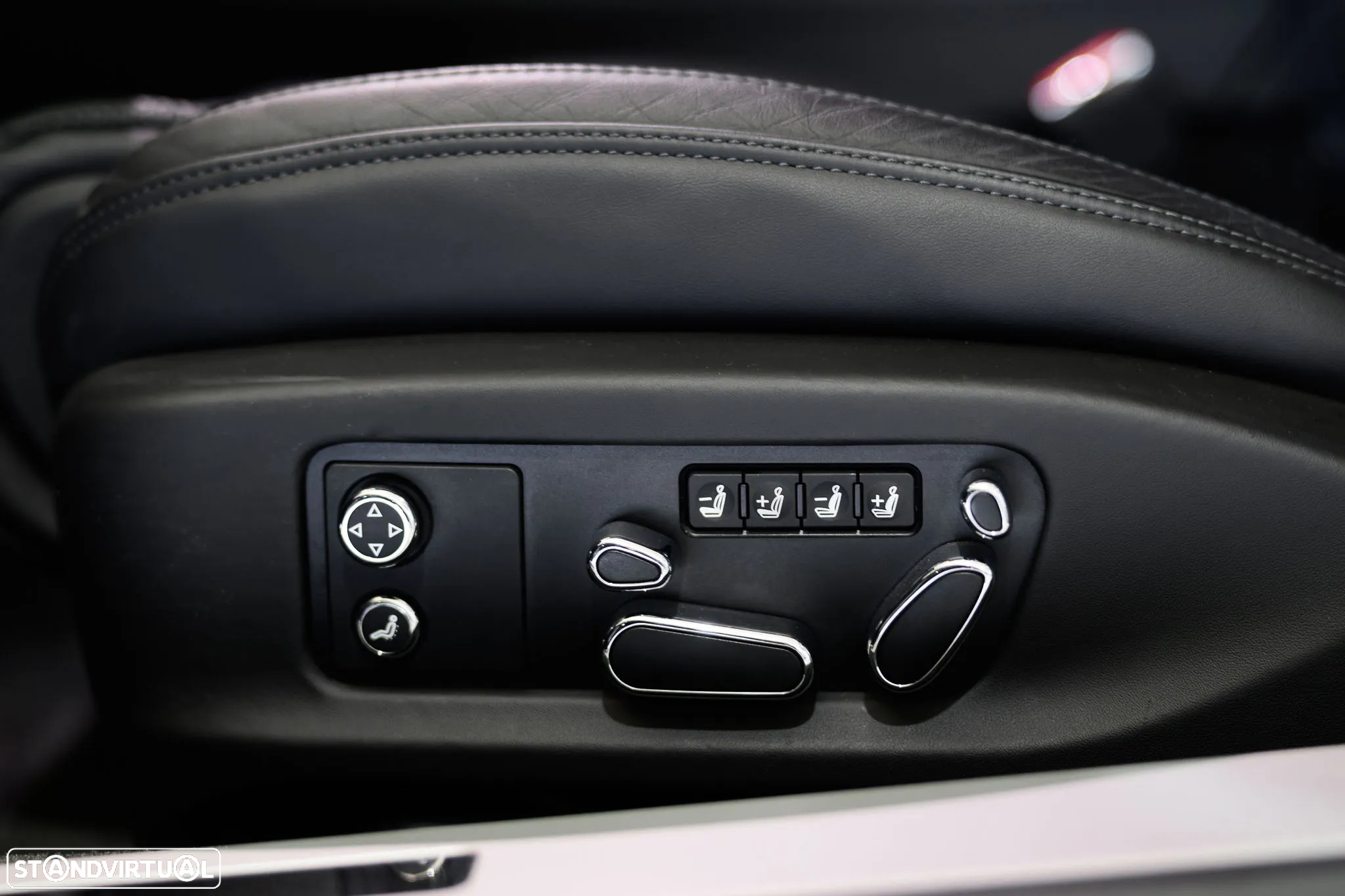 Bentley Continental GT V8 Mulliner - 24