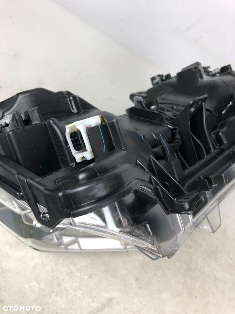 Yamaha X-MAX 125 250 300 23-  Lampa Reflektor Przód - 9