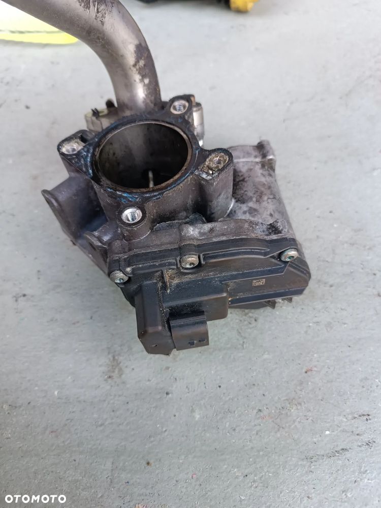 ZAWÓR EGR RENAULT 2.0 2,3 DCI 147105543r TRAFIC VIVARO H8200987088 - 1