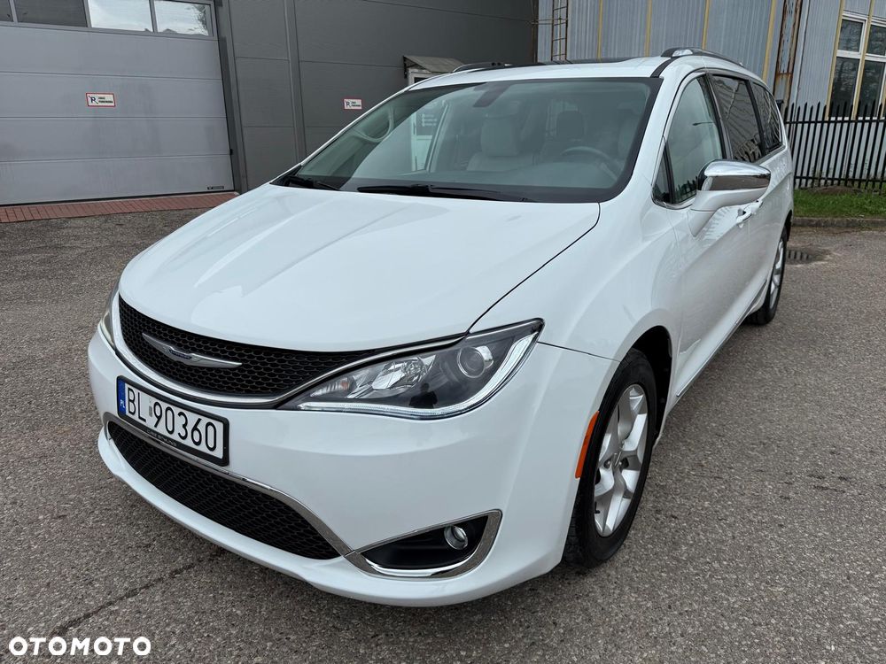 Chrysler Pacifica - 2