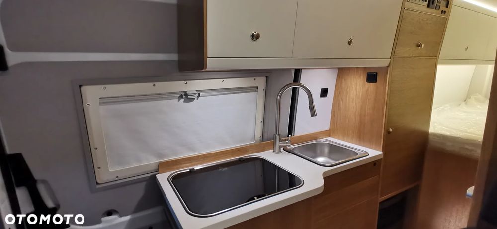Mercedes-Benz Sprinter - 4