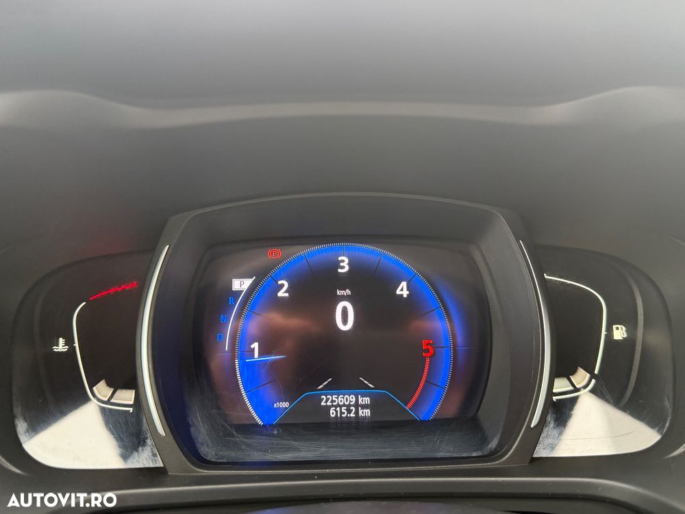 Renault Kadjar 1.6 DCI CVT Intens - 8